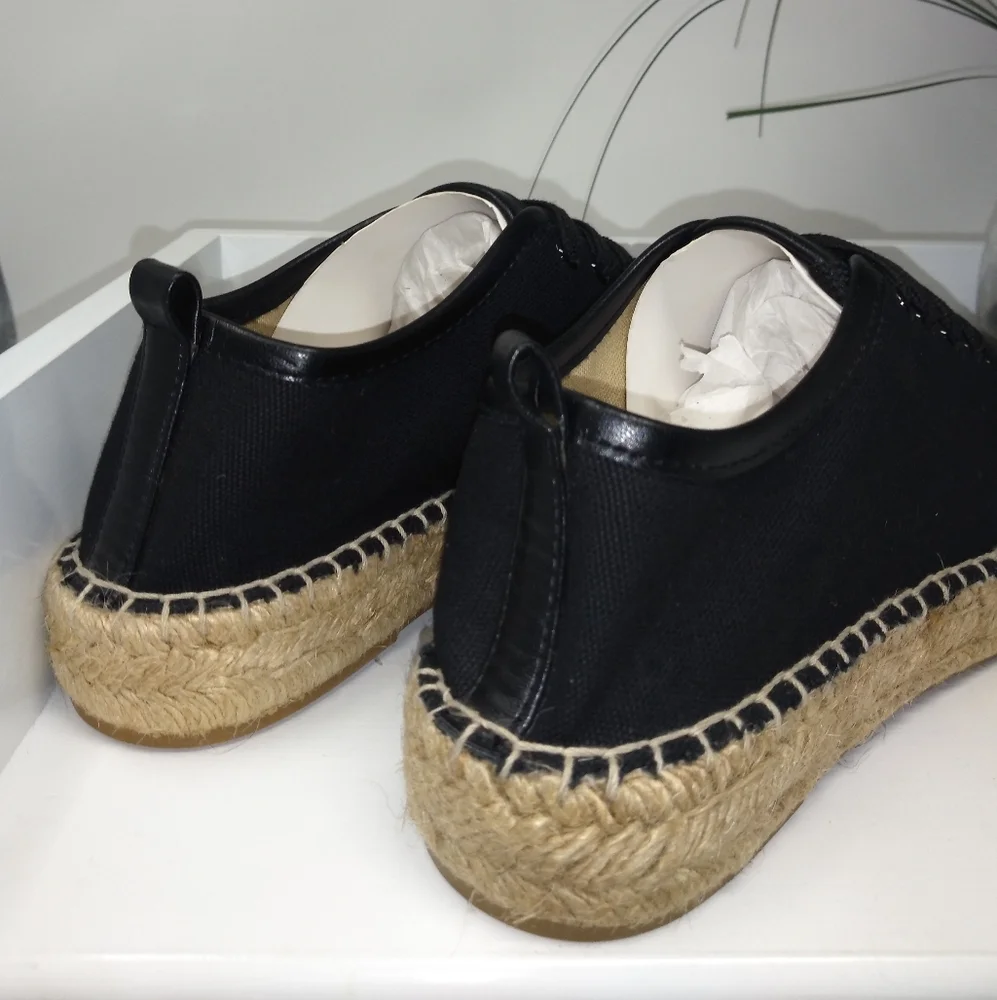 Casual Lace Up Shoe